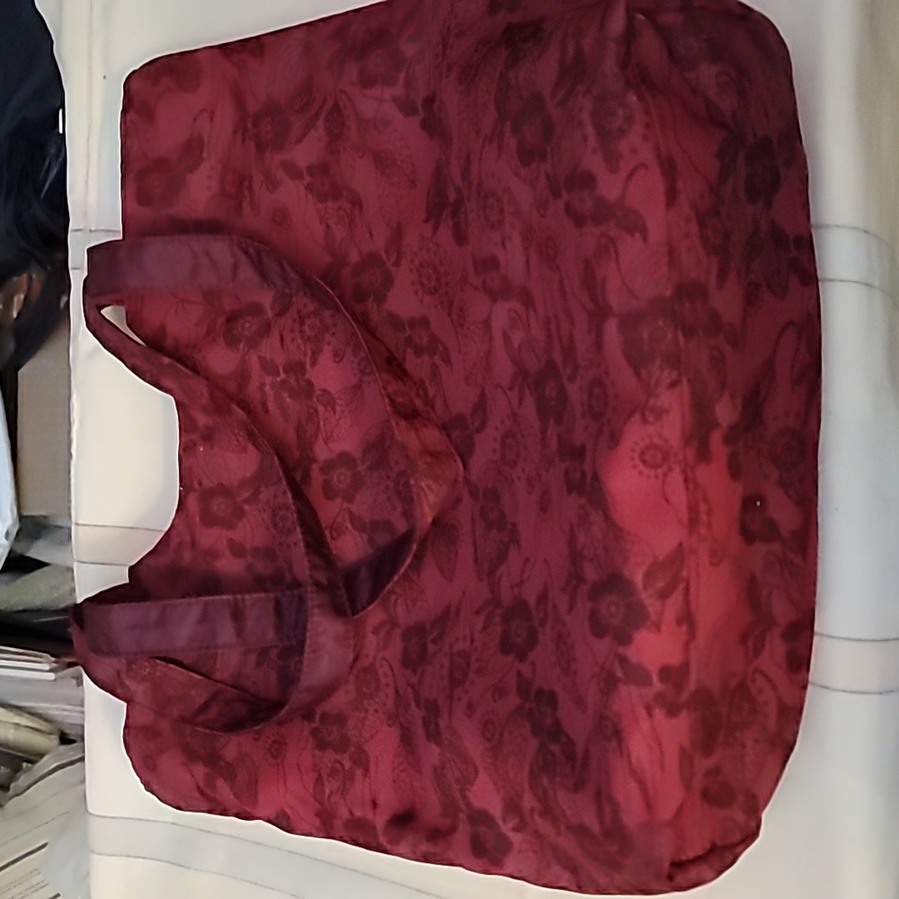 BURGUNDY REVERSIBLE TOTE W/ PHONE POCKET